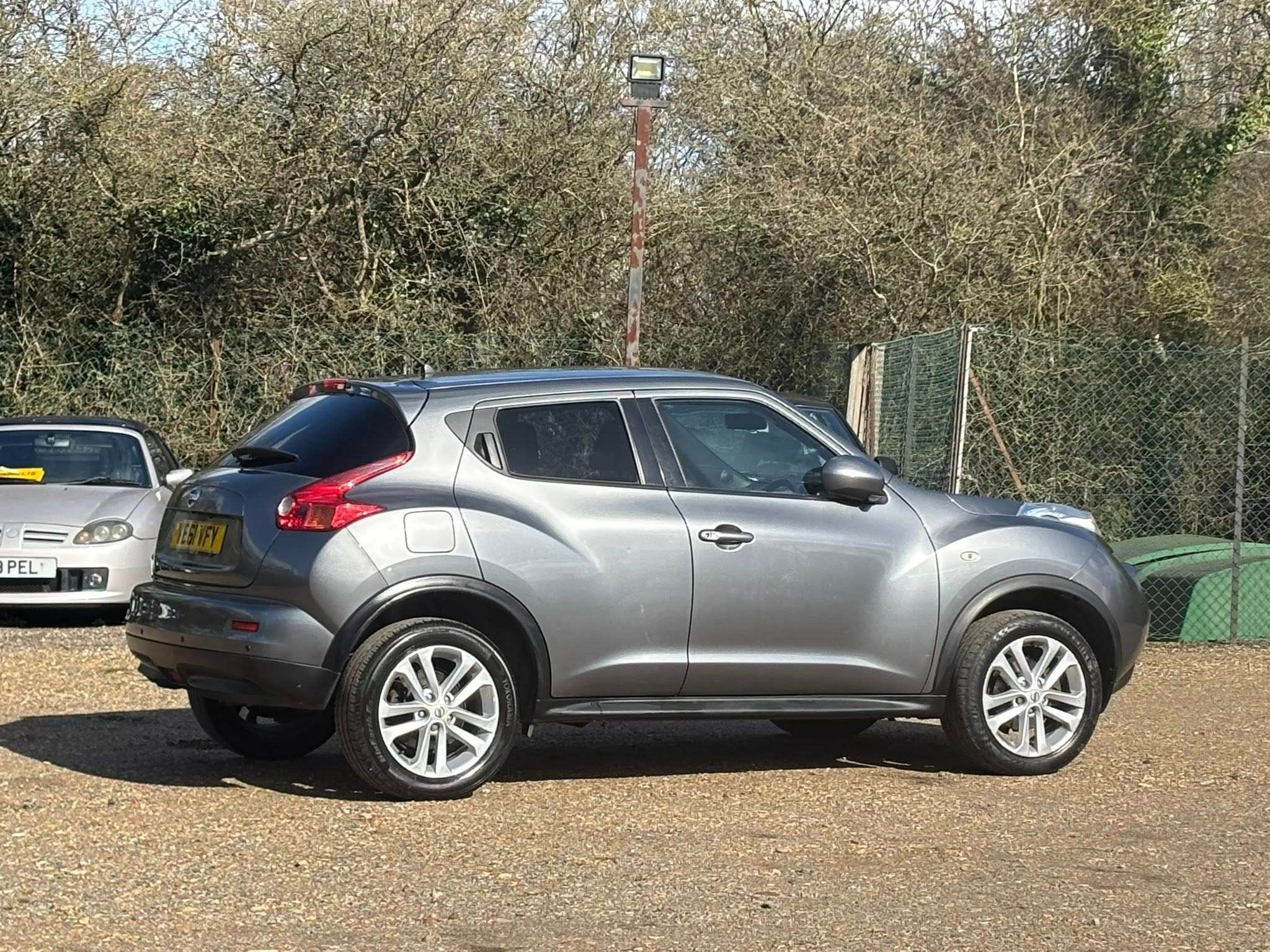 A 2012 NISSAN JUKE 1.6 Acenta Premium SUV 5dr Petrol Manual Euro 5 (s/s) (117 ps) A 2012 NISSAN JUKE 1.6 Acenta Premium SUV 5dr Petrol Manual Euro 5 (s/s) (117 ps)