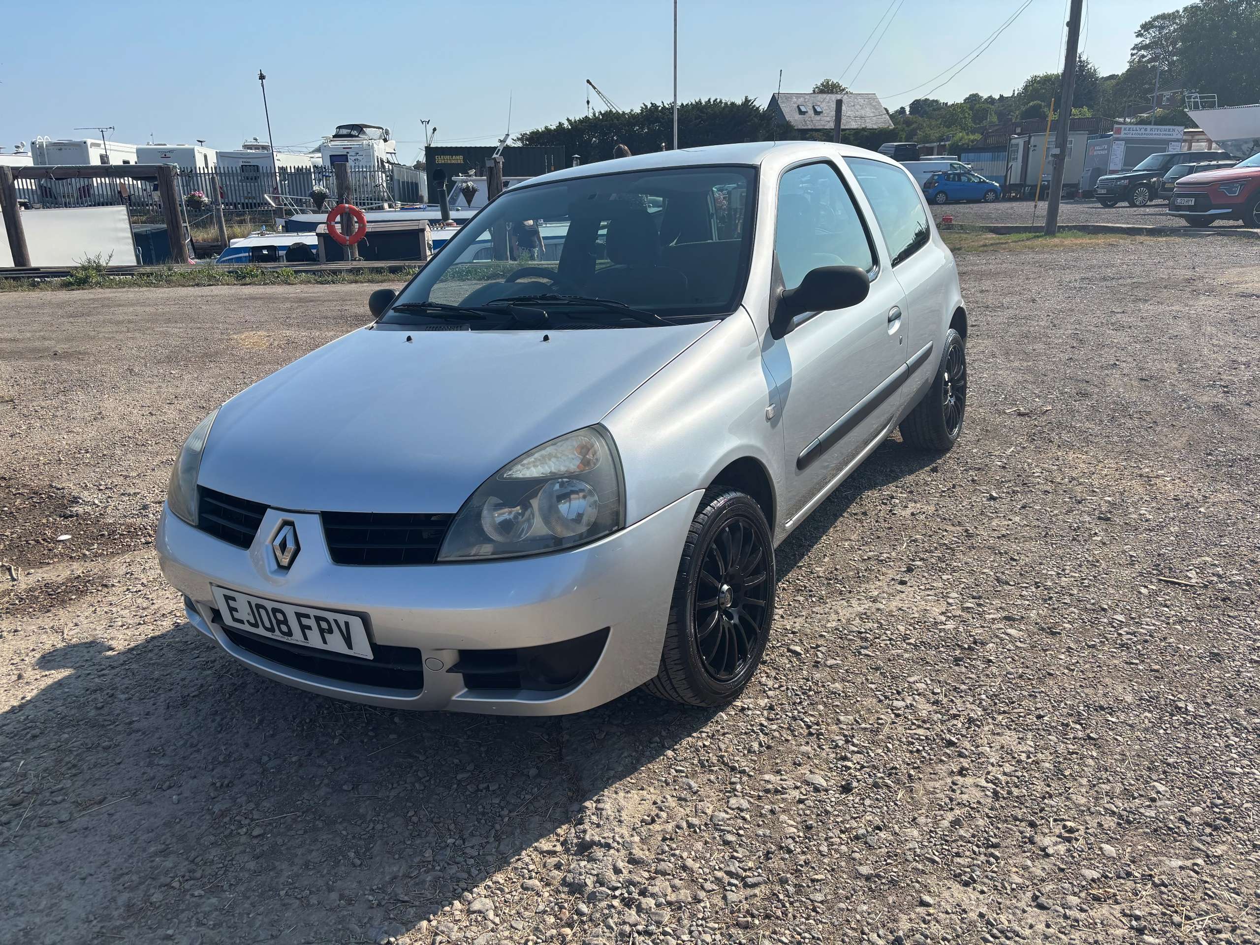 A 2008 RENAULT CLIO 1.2 Campus Hatchback 3dr Petrol Manual (142 g/km, 60 bhp) A 2008 RENAULT CLIO 1.2 Campus Hatchback 3dr Petrol Manual (142 g/km, 60 bhp)