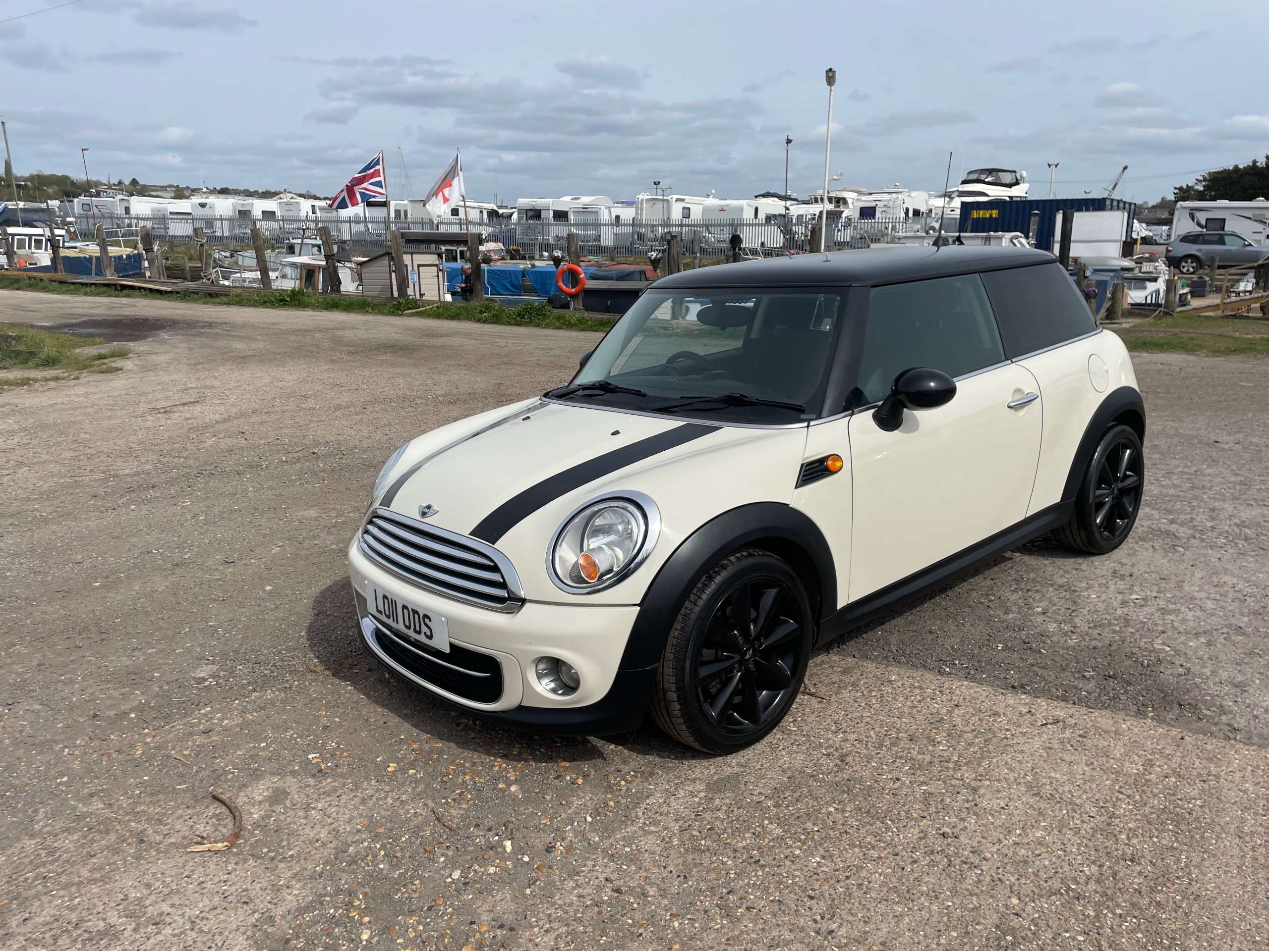 2011 MINI HATCH 2011 MINI HATCH