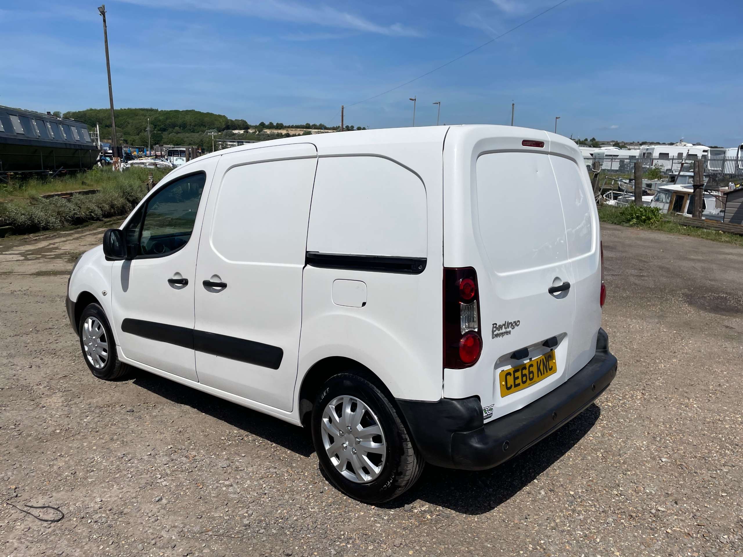 A 2016 CITROEN BERLINGO 1.6 BlueHDi 625 Enterprise Panel Van 5dr Diesel Manual L1 (112 g/km, 75 bhp) A 2016 CITROEN BERLINGO 1.6 BlueHDi 625 Enterprise Panel Van 5dr Diesel Manual L1 (112 g/km, 75 bhp)