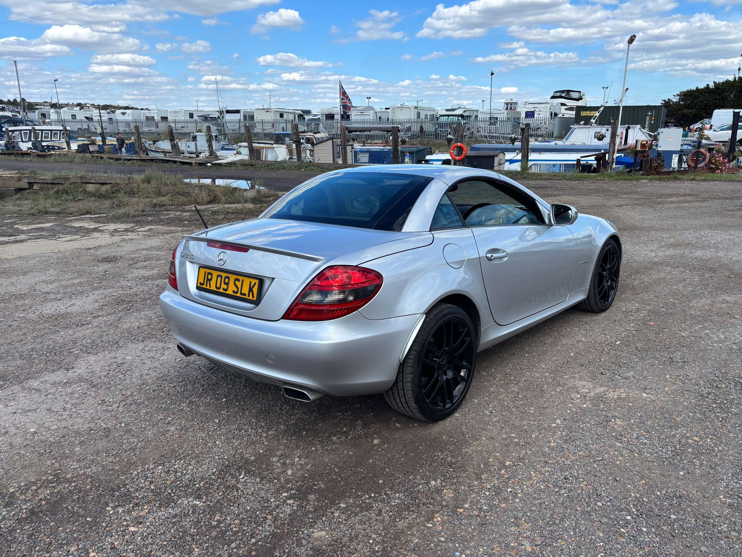A 2009 MERCEDES-BENZ SLK 1.8 SLK200K Convertible 2dr Petrol Tiptronic Euro 4 (184 ps) A 2009 MERCEDES-BENZ SLK 1.8 SLK200K Convertible 2dr Petrol Tiptronic Euro 4 (184 ps)