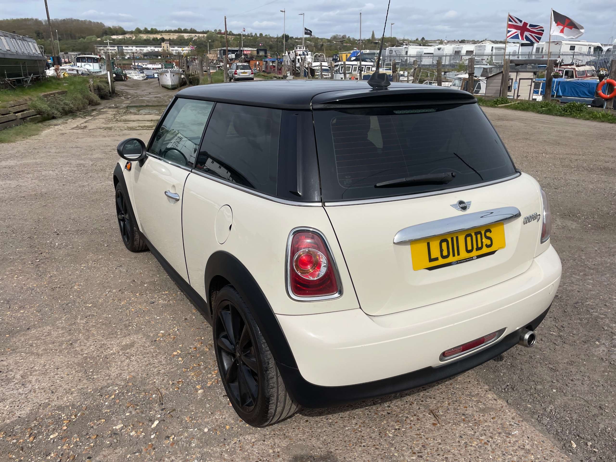 2011 MINI HATCH 2011 MINI HATCH