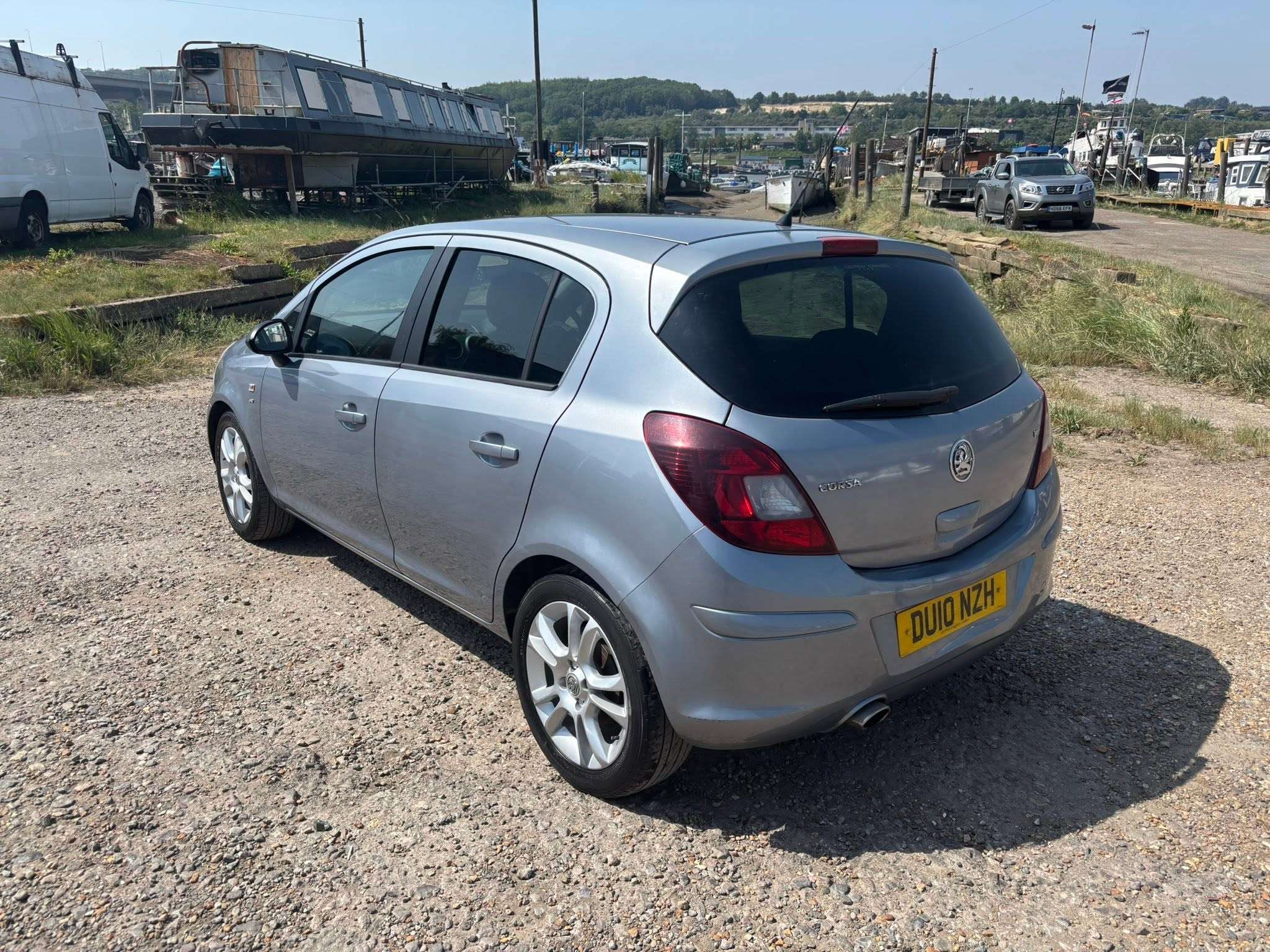 A 2010 VAUXHALL CORSA 1.4i 16v SXi Hatchback 5dr Petrol Manual (129 g/km, 99 bhp) A 2010 VAUXHALL CORSA 1.4i 16v SXi Hatchback 5dr Petrol Manual (129 g/km, 99 bhp)