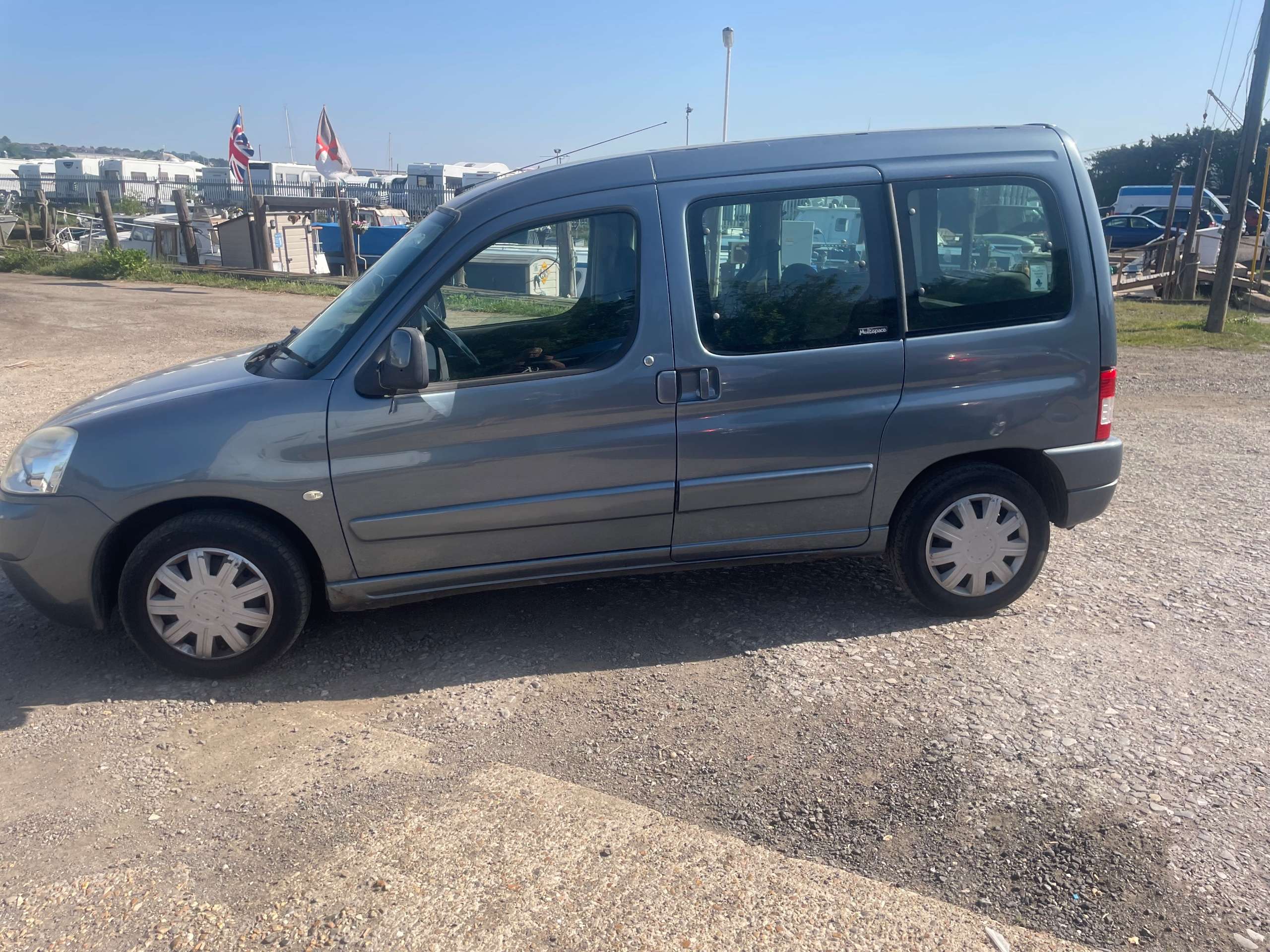 A 2007 CITROEN BERLINGO 1.4 Forte Multispace MPV 5dr Petrol Manual (175 g/km, 74 bhp) A 2007 CITROEN BERLINGO 1.4 Forte Multispace MPV 5dr Petrol Manual (175 g/km, 74 bhp)