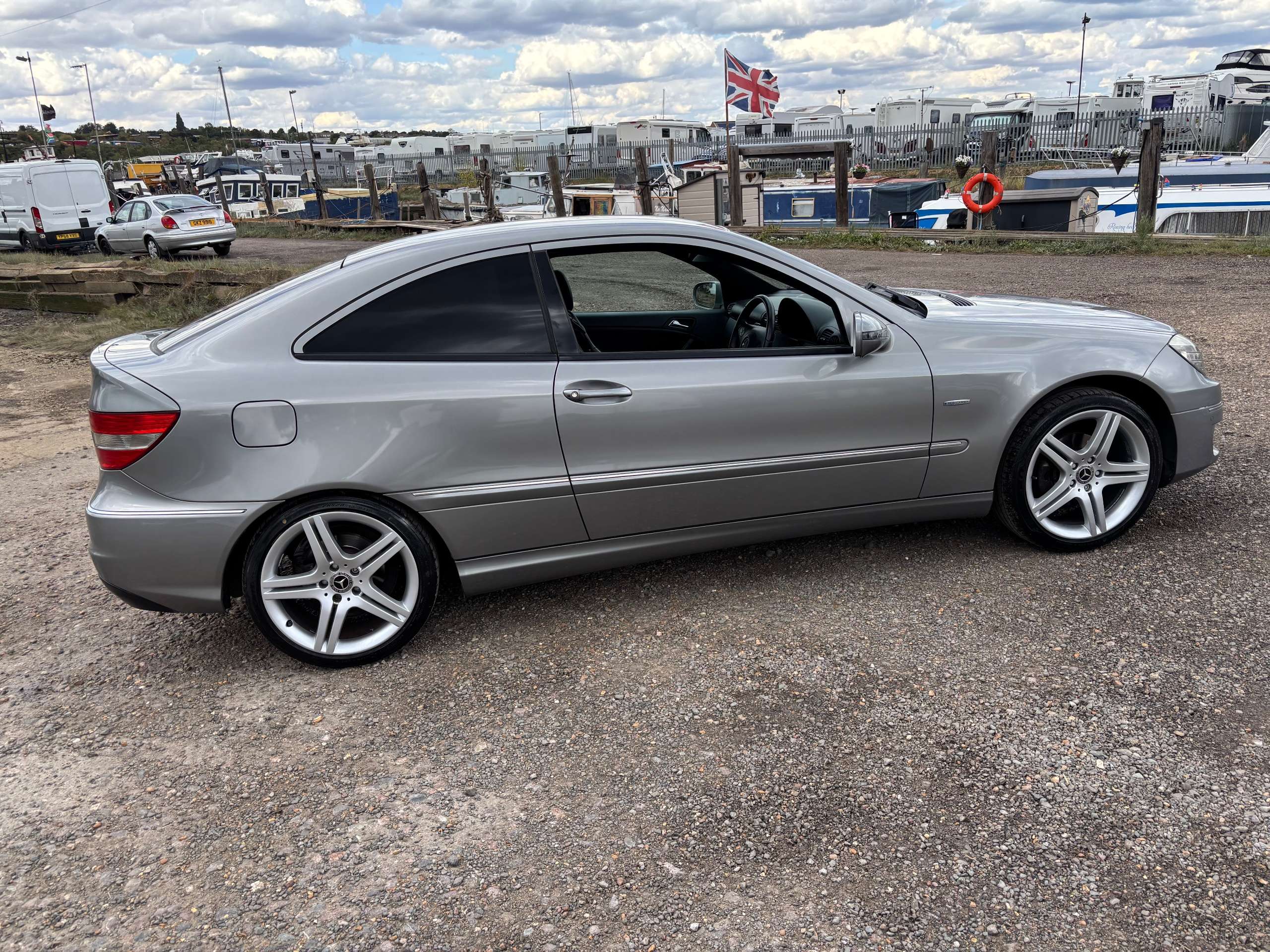 A 2010 MERCEDES-BENZ CLC CLASS 1.6 CLC160 BlueEfficiency Sport Coupe 3dr Petrol Auto Euro 4 (129 ps) A 2010 MERCEDES-BENZ CLC CLASS 1.6 CLC160 BlueEfficiency Sport Coupe 3dr Petrol Auto Euro 4 (129 ps)