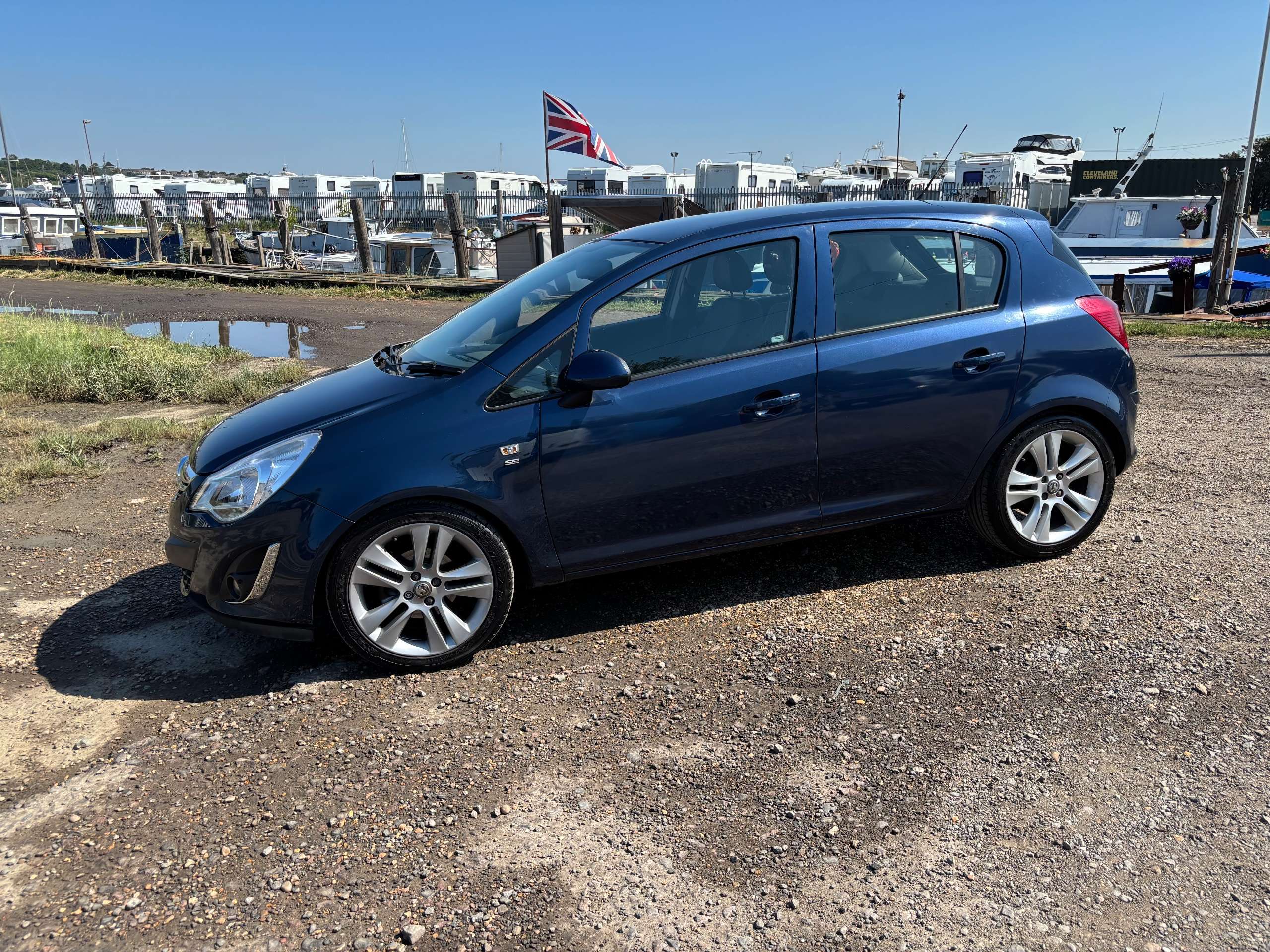 A 2011 VAUXHALL CORSA 1.2i ecoFLEX 16V SE Hatchback 5dr Petrol Manual Euro 5 (s/s) (85 ps) A 2011 VAUXHALL CORSA 1.2i ecoFLEX 16V SE Hatchback 5dr Petrol Manual Euro 5 (s/s) (85 ps)