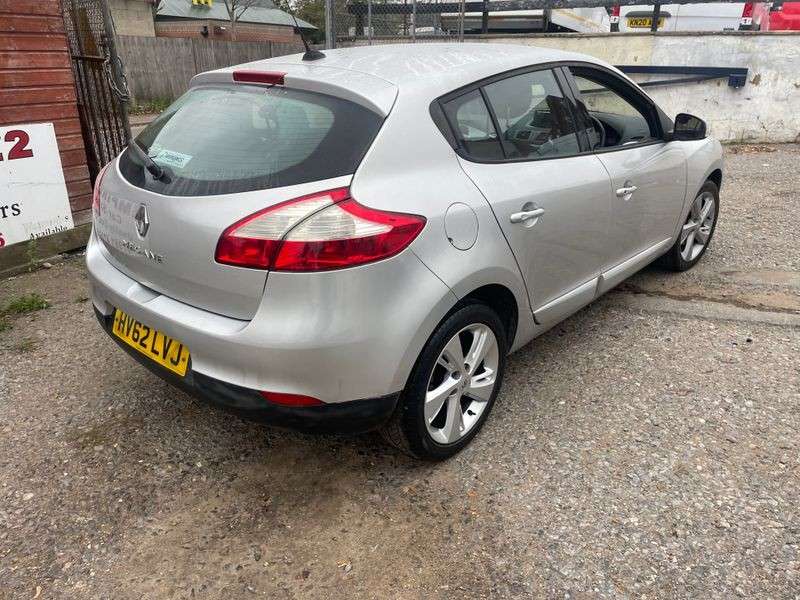 2012 RENAULT MEGANE 2012 RENAULT MEGANE