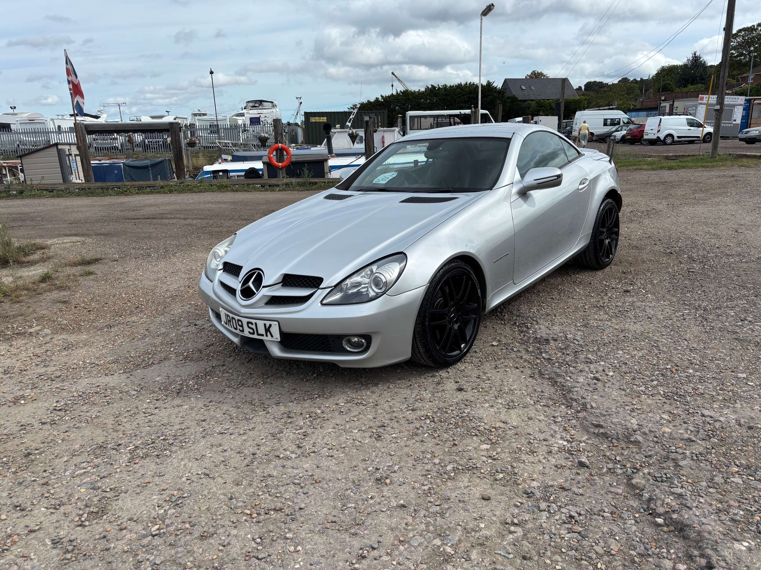 A 2009 MERCEDES-BENZ SLK 1.8 SLK200K Convertible 2dr Petrol Tiptronic Euro 4 (184 ps) A 2009 MERCEDES-BENZ SLK 1.8 SLK200K Convertible 2dr Petrol Tiptronic Euro 4 (184 ps)