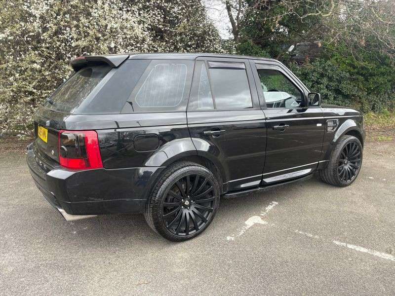 A 2009 LAND ROVER RANGE ROVER SPORT 2.7 TD V6 Stormer SE Station Wagon 5dr Diesel Automatic (265 g/km, 187 bhp) A 2009 LAND ROVER RANGE ROVER SPORT 2.7 TD V6 Stormer SE Station Wagon 5dr Diesel Automatic (265 g/km, 187 bhp)