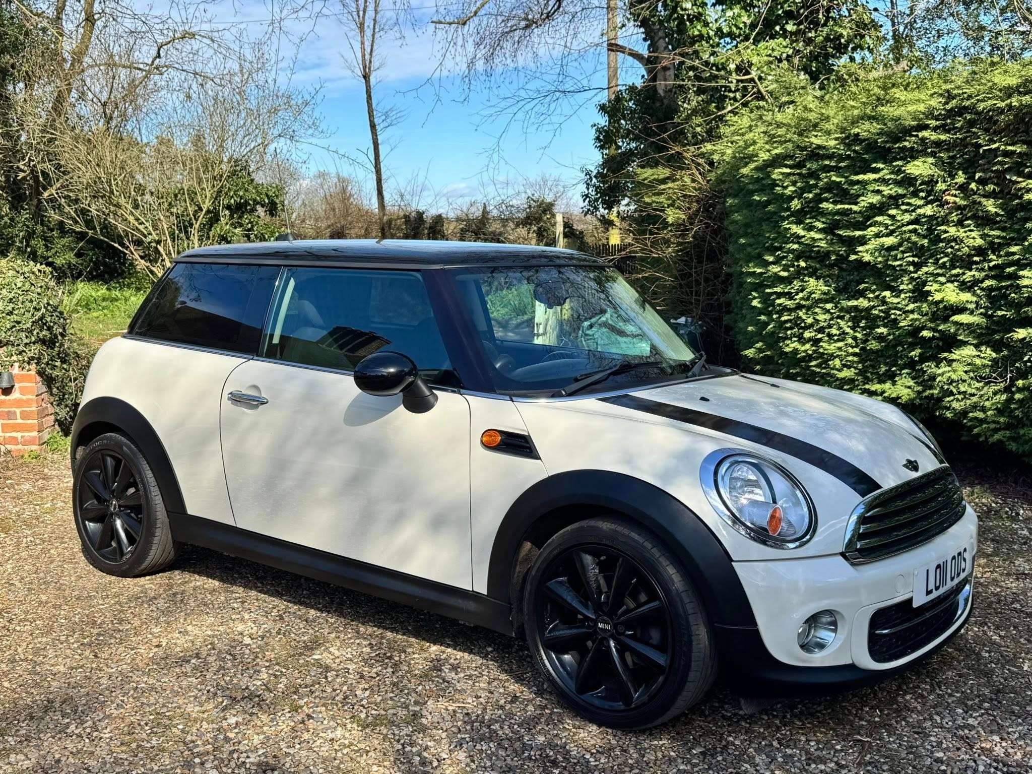 A 2011 MINI HATCH 1.6 Cooper D Hatchback 3dr Diesel Manual Euro 5 (s/s) (112 ps) A 2011 MINI HATCH 1.6 Cooper D Hatchback 3dr Diesel Manual Euro 5 (s/s) (112 ps)