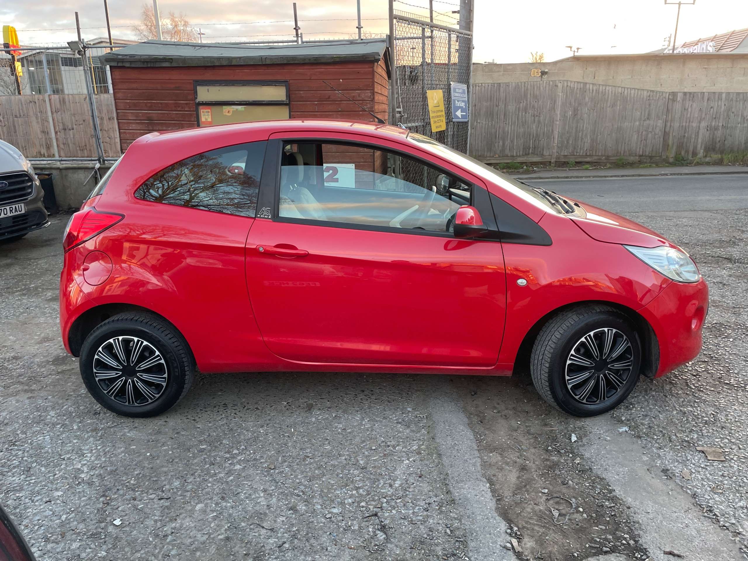 A 2013 FORD KA 1.2 Edge Hatchback 3dr Petrol Manual Euro 5 (s/s) (69 ps) A 2013 FORD KA 1.2 Edge Hatchback 3dr Petrol Manual Euro 5 (s/s) (69 ps)