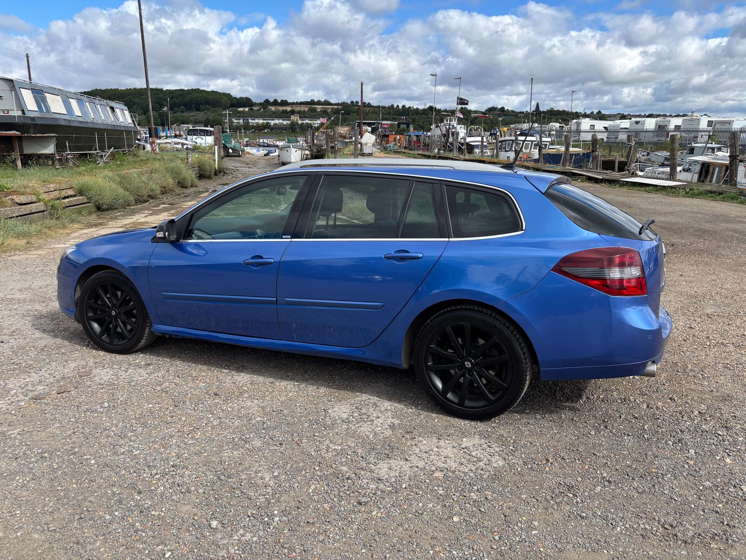 A 2011 RENAULT LAGUNA 2.0 dCi GT Line TomTom Tourer 5dr Diesel Manual Euro 5 (180 ps) A 2011 RENAULT LAGUNA 2.0 dCi GT Line TomTom Tourer 5dr Diesel Manual Euro 5 (180 ps)