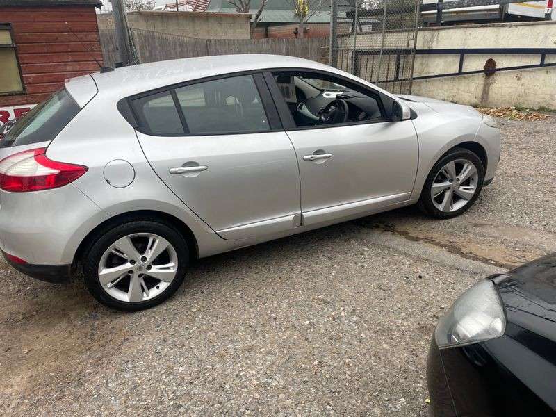 2012 RENAULT MEGANE 2012 RENAULT MEGANE