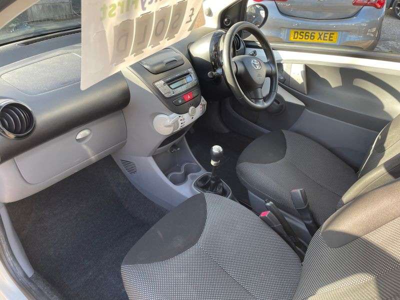 2011 TOYOTA AYGO 2011 TOYOTA AYGO