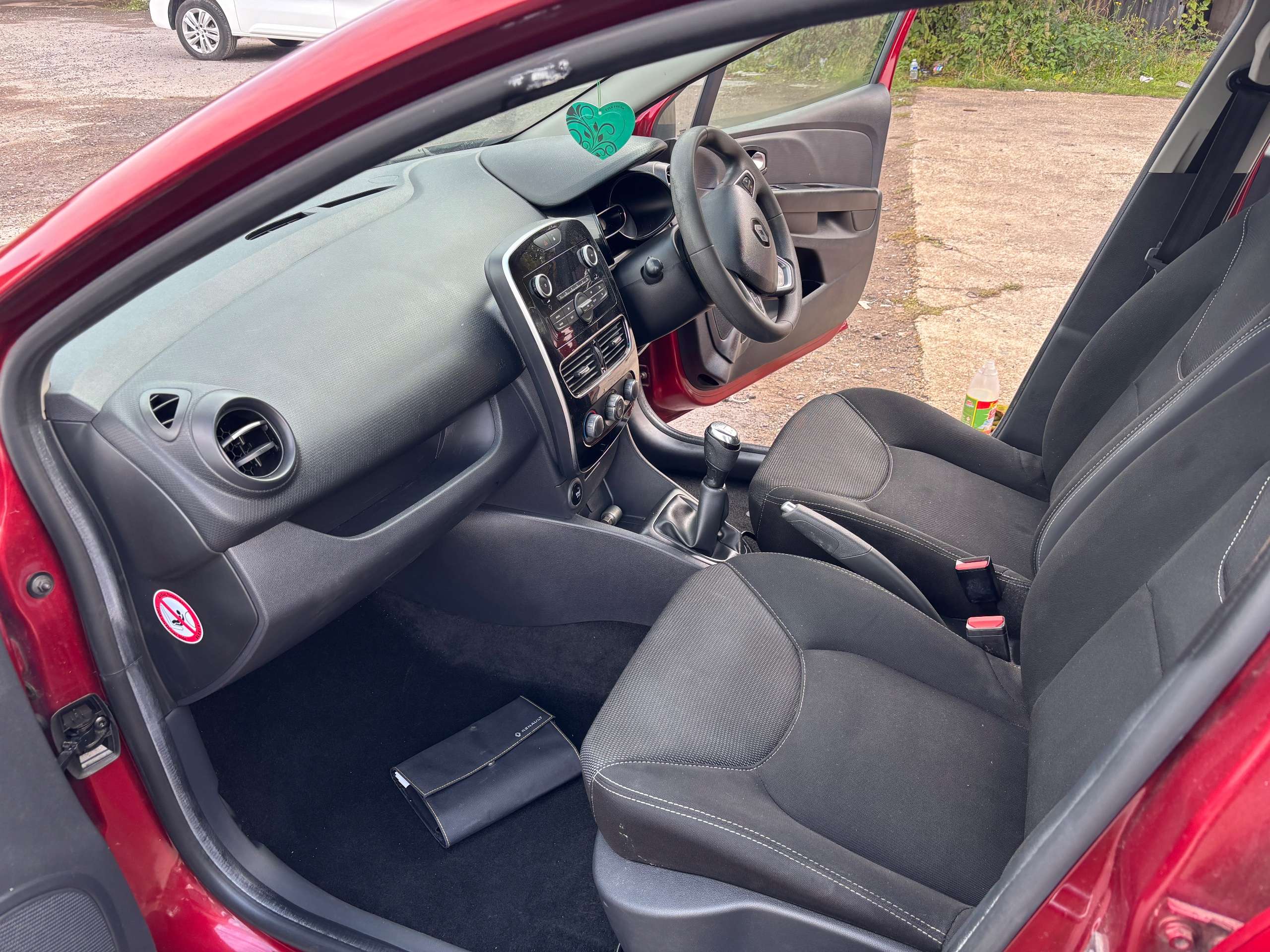 2017 RENAULT CLIO 2017 RENAULT CLIO
