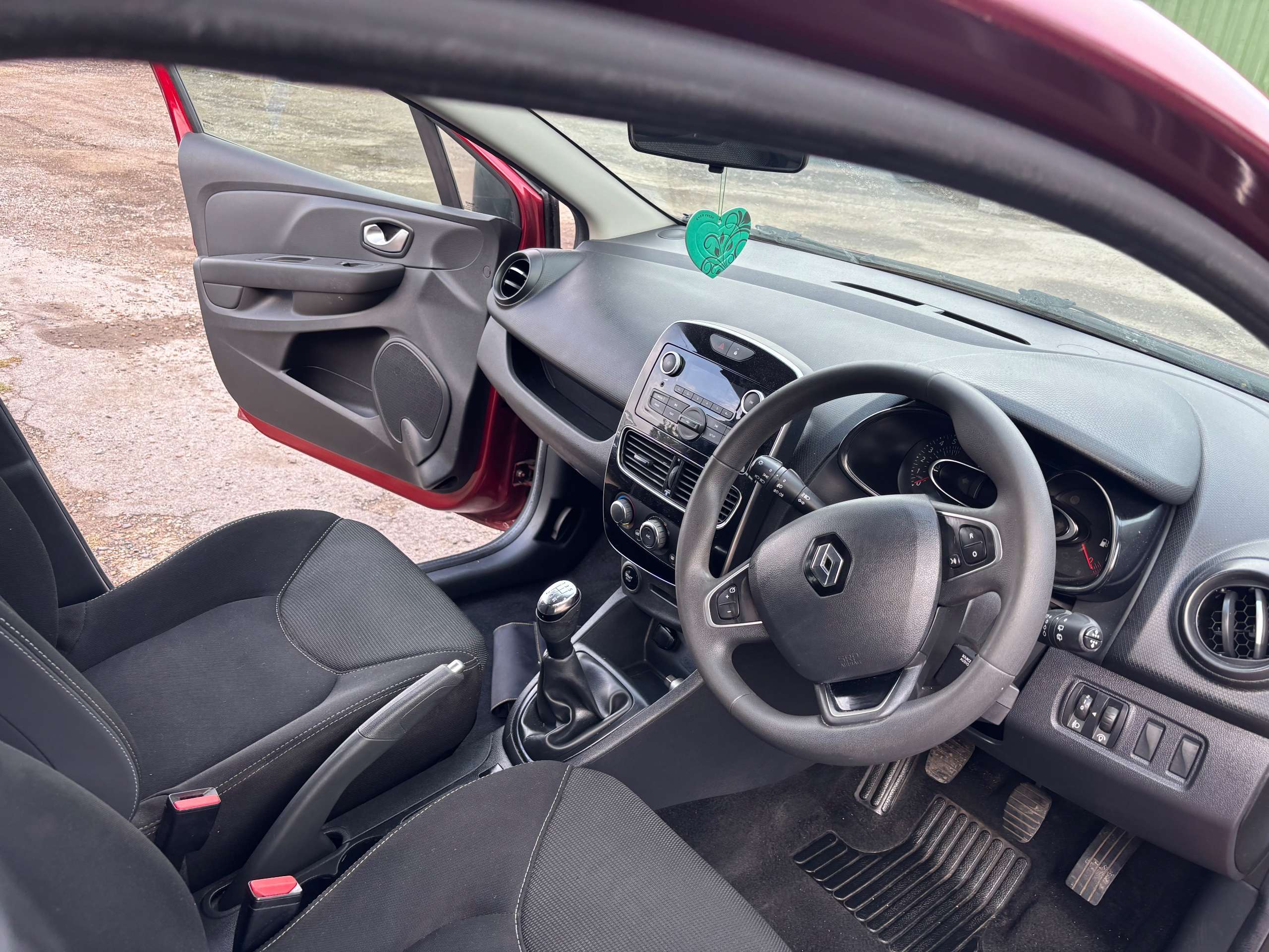 2017 RENAULT CLIO 2017 RENAULT CLIO