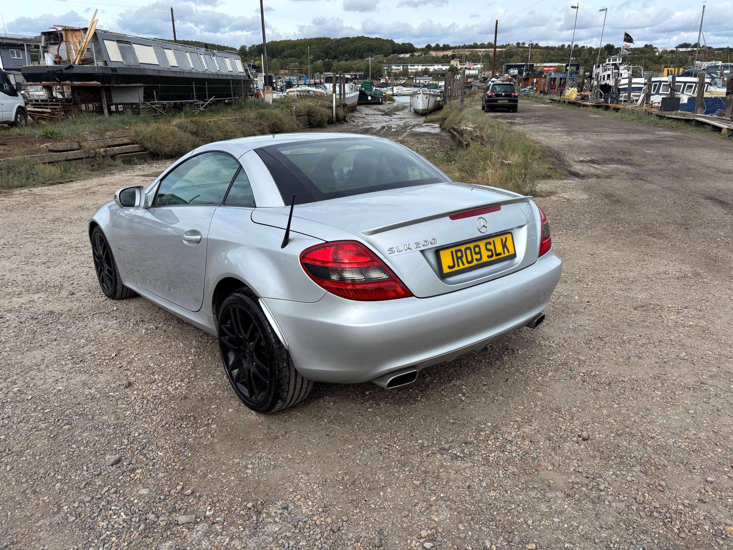A 2009 MERCEDES-BENZ SLK 1.8 SLK200K Convertible 2dr Petrol Tiptronic Euro 4 (184 ps) A 2009 MERCEDES-BENZ SLK 1.8 SLK200K Convertible 2dr Petrol Tiptronic Euro 4 (184 ps)