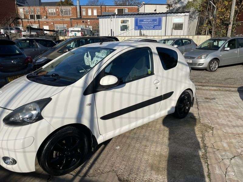 2011 TOYOTA AYGO 2011 TOYOTA AYGO