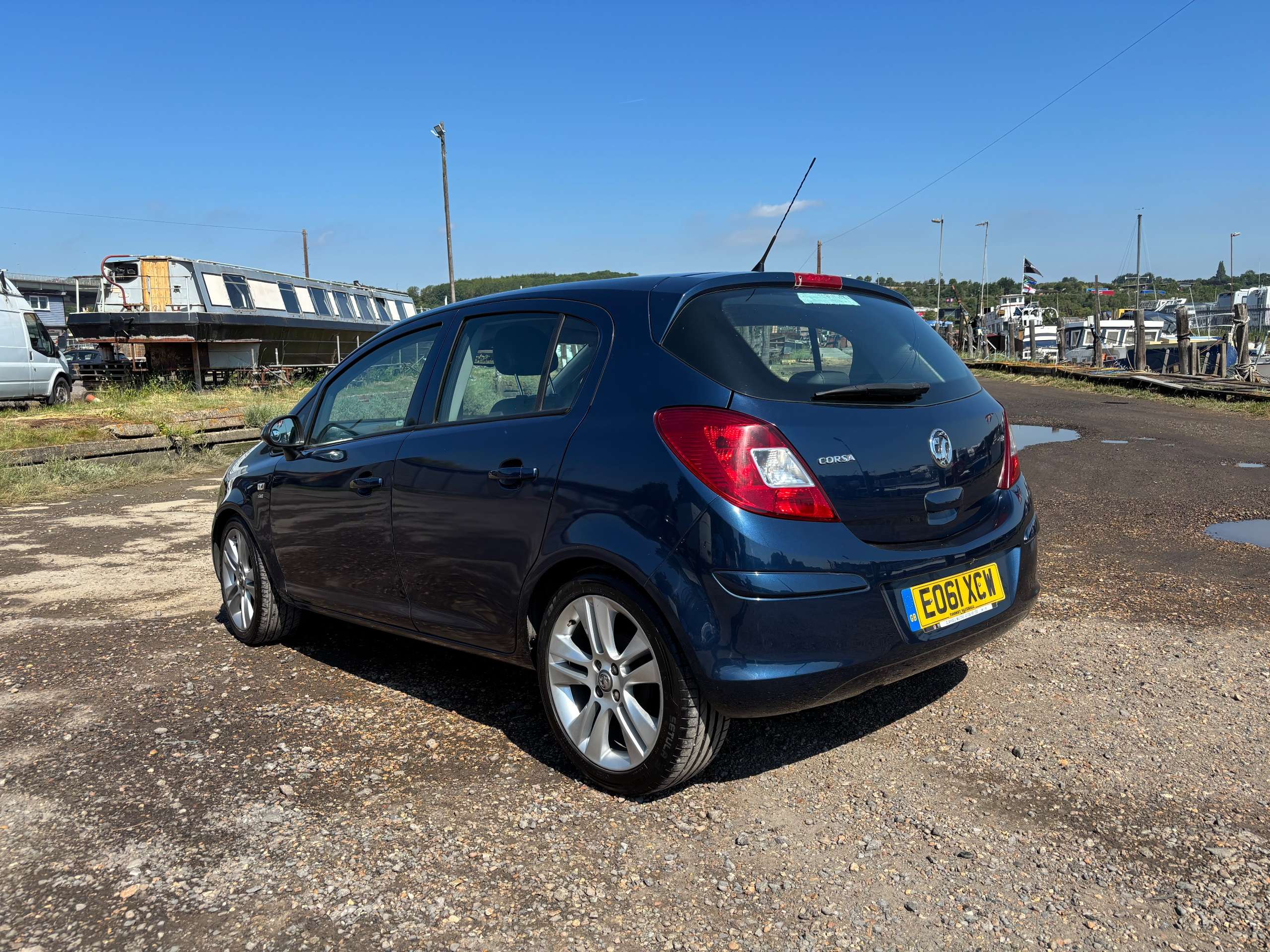 A 2011 VAUXHALL CORSA 1.2i ecoFLEX 16V SE Hatchback 5dr Petrol Manual Euro 5 (s/s) (85 ps) A 2011 VAUXHALL CORSA 1.2i ecoFLEX 16V SE Hatchback 5dr Petrol Manual Euro 5 (s/s) (85 ps)