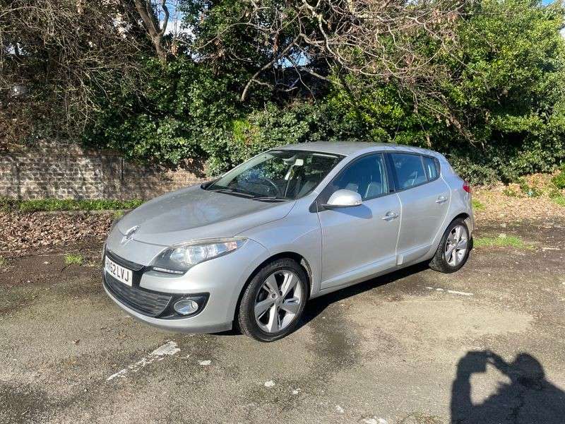 A 2012 RENAULT MEGANE 1.6 16V Dynamique TomTom Hatchback 5dr Petrol Manual Euro 5 (110 ps) A 2012 RENAULT MEGANE 1.6 16V Dynamique TomTom Hatchback 5dr Petrol Manual Euro 5 (110 ps)
