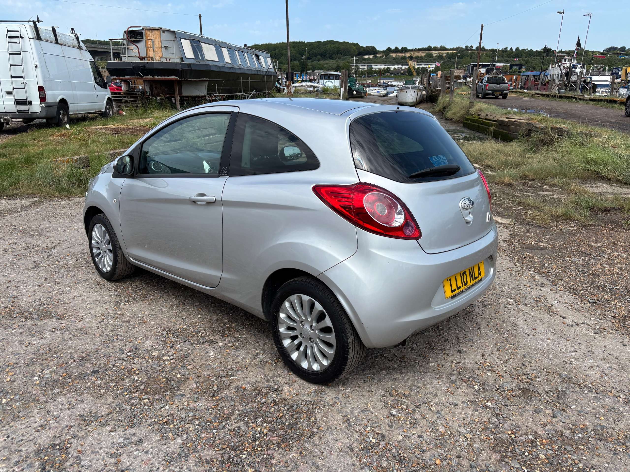 A 2010 FORD KA 1.2 Zetec Hatchback 3dr Petrol Manual Euro 4 (69 ps) A 2010 FORD KA 1.2 Zetec Hatchback 3dr Petrol Manual Euro 4 (69 ps)