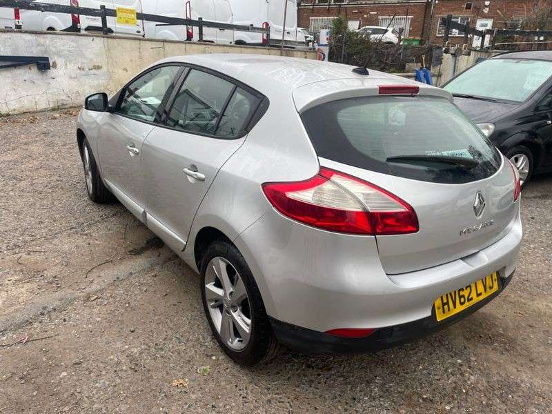 2012 RENAULT MEGANE 2012 RENAULT MEGANE