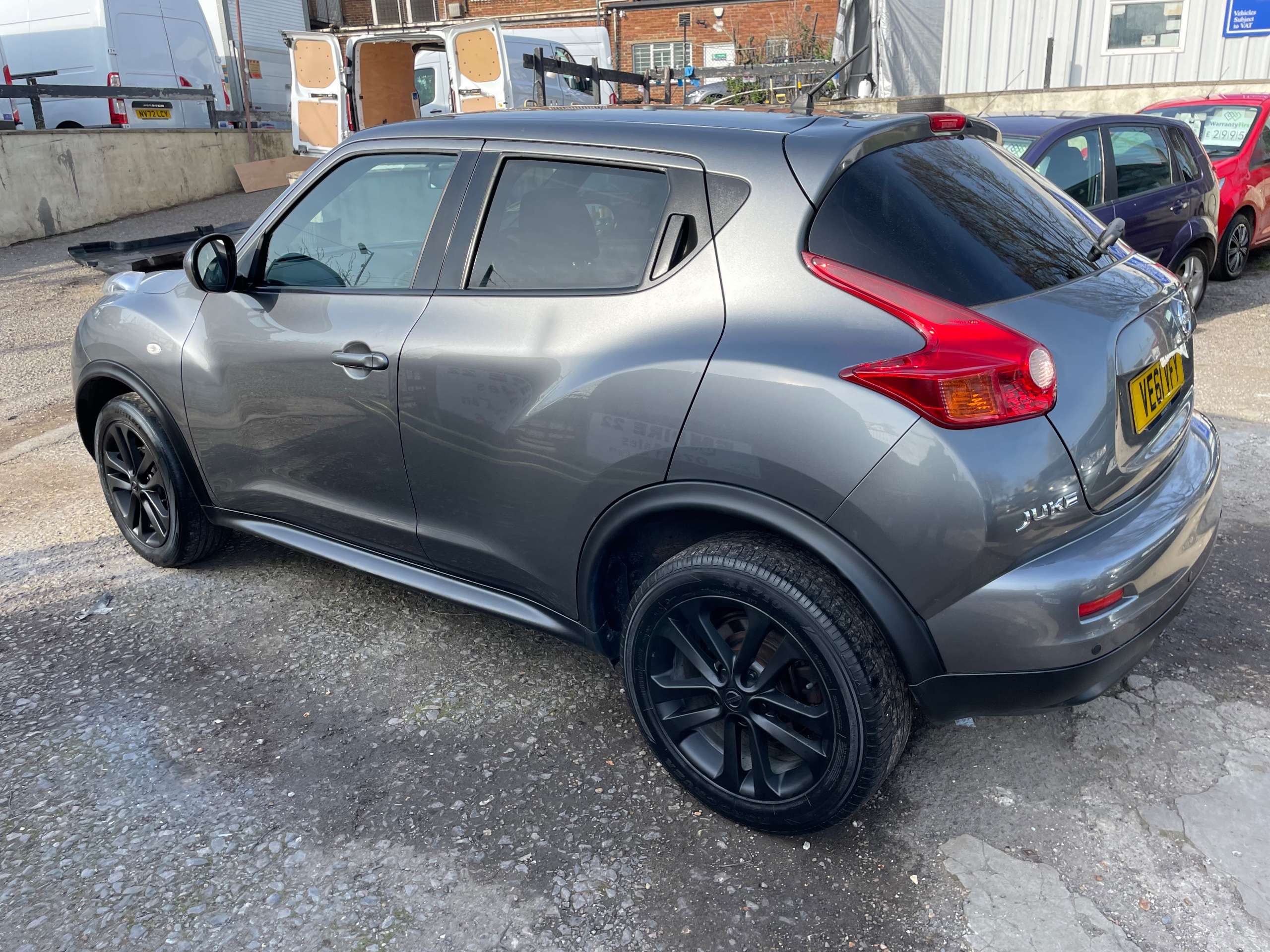 A 2012 NISSAN JUKE 1.6 Acenta Premium SUV 5dr Petrol Manual Euro 5 (s/s) (117 ps) A 2012 NISSAN JUKE 1.6 Acenta Premium SUV 5dr Petrol Manual Euro 5 (s/s) (117 ps)