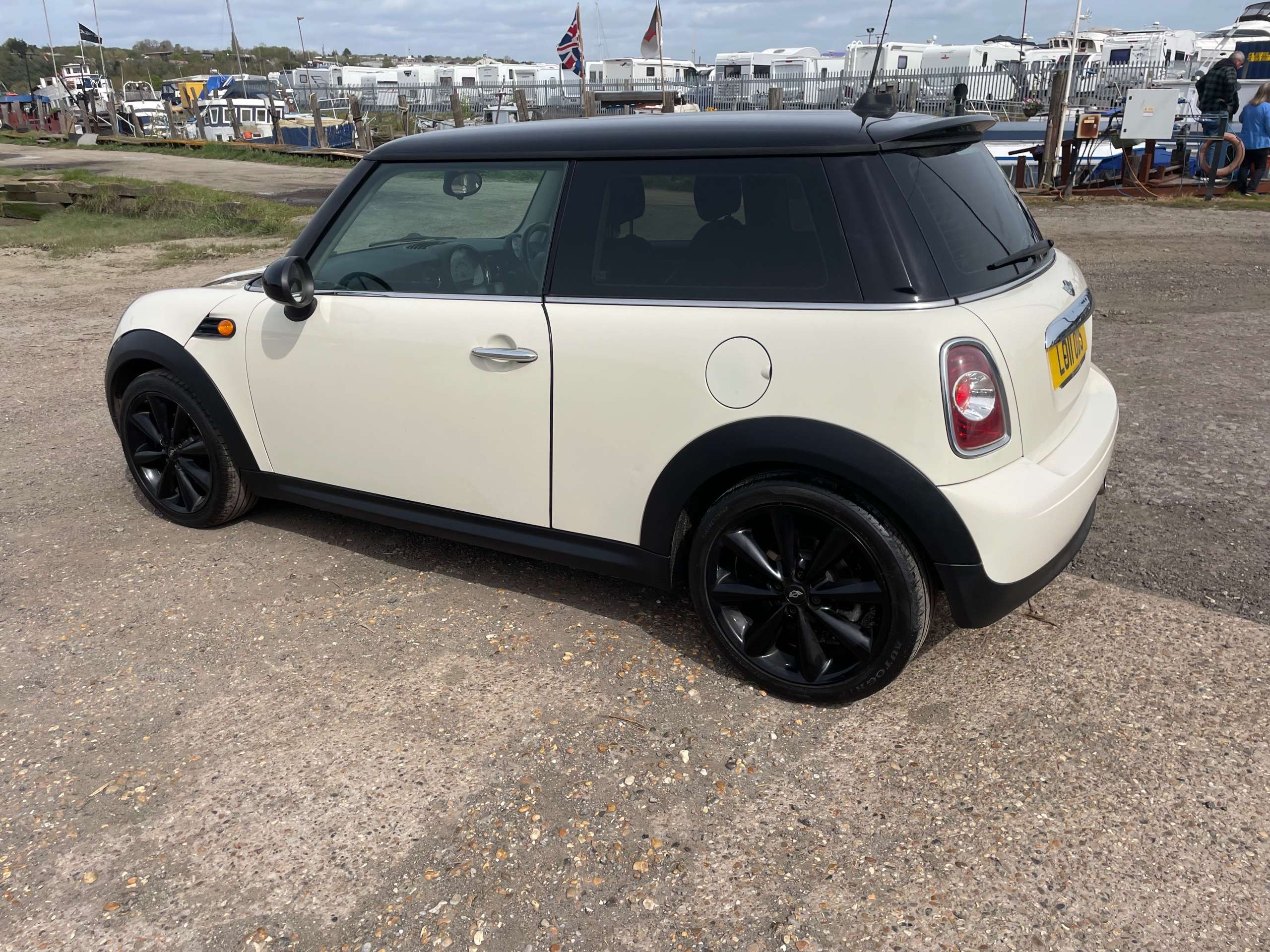 2011 MINI HATCH 2011 MINI HATCH