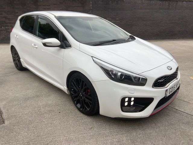 A 2015 KIA CEED 1.6 T-GDi GT Tech Hatchback 5dr Petrol Manual Euro 5 (201 bhp) A 2015 KIA CEED 1.6 T-GDi GT Tech Hatchback 5dr Petrol Manual Euro 5 (201 bhp)