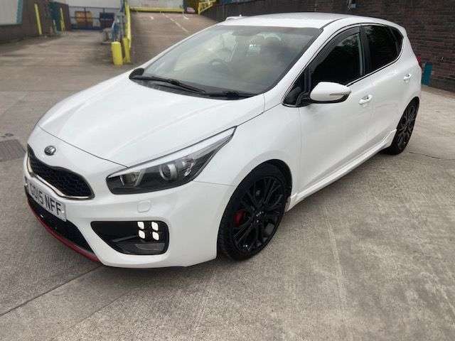 A 2015 KIA CEED 1.6 T-GDi GT Tech Hatchback 5dr Petrol Manual Euro 5 (201 bhp) A 2015 KIA CEED 1.6 T-GDi GT Tech Hatchback 5dr Petrol Manual Euro 5 (201 bhp)