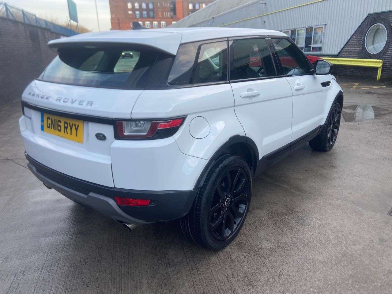 A 2016 LAND ROVER RANGE ROVER EVOQUE 2.0 eD4 SE Tech SUV 5dr Diesel Manual FWD Euro 6 (s/s) (150 ps) A 2016 LAND ROVER RANGE ROVER EVOQUE 2.0 eD4 SE Tech SUV 5dr Diesel Manual FWD Euro 6 (s/s) (150 ps)