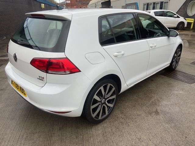 A 2017 VOLKSWAGEN GOLF 1.6 TDI BlueMotion Tech Match Edition Hatchback 5dr Diesel Manual Euro 6 (s A 2017 VOLKSWAGEN GOLF 1.6 TDI BlueMotion Tech Match Edition Hatchback 5dr Diesel Manual Euro 6 (s