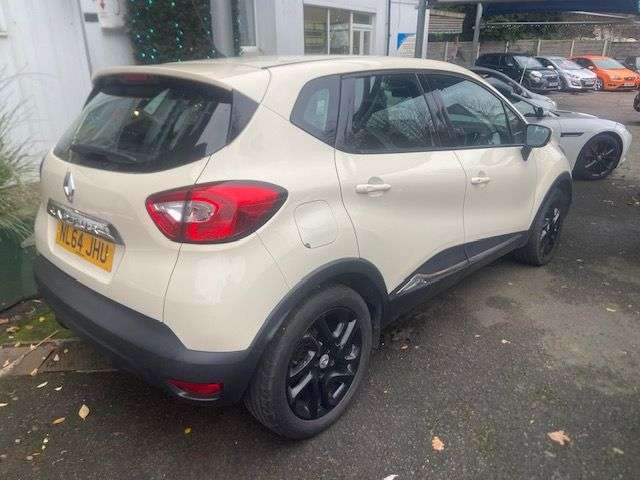 A 2014 RENAULT CAPTUR 1.2 TCe Dynamique MediaNav SUV 5dr Petrol EDC Euro 5 (120 ps) A 2014 RENAULT CAPTUR 1.2 TCe Dynamique MediaNav SUV 5dr Petrol EDC Euro 5 (120 ps)