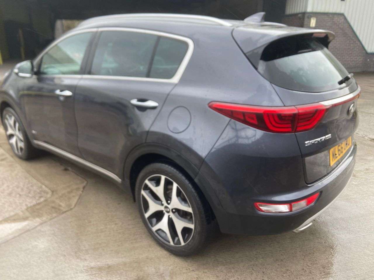 A 2016 KIA SPORTAGE 2.0 CRDi GT-Line SUV 5dr Diesel Manual AWD Euro 6 (134 bhp) A 2016 KIA SPORTAGE 2.0 CRDi GT-Line SUV 5dr Diesel Manual AWD Euro 6 (134 bhp)