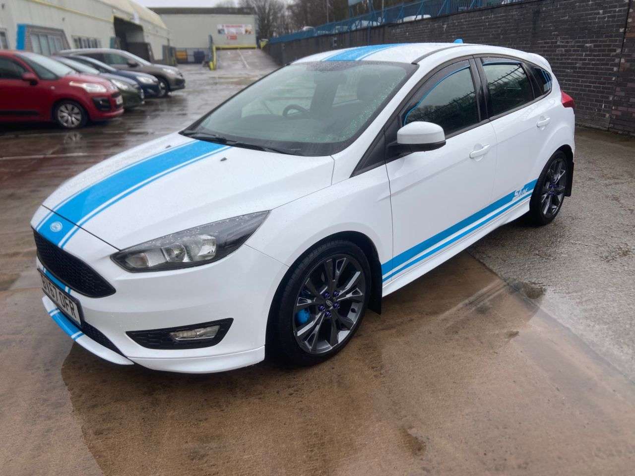 A 2017 FORD FOCUS 1.0T EcoBoost ST-Line Hatchback 5dr Petrol Manual Euro 6 (s/s) (140 ps) A 2017 FORD FOCUS 1.0T EcoBoost ST-Line Hatchback 5dr Petrol Manual Euro 6 (s/s) (140 ps)