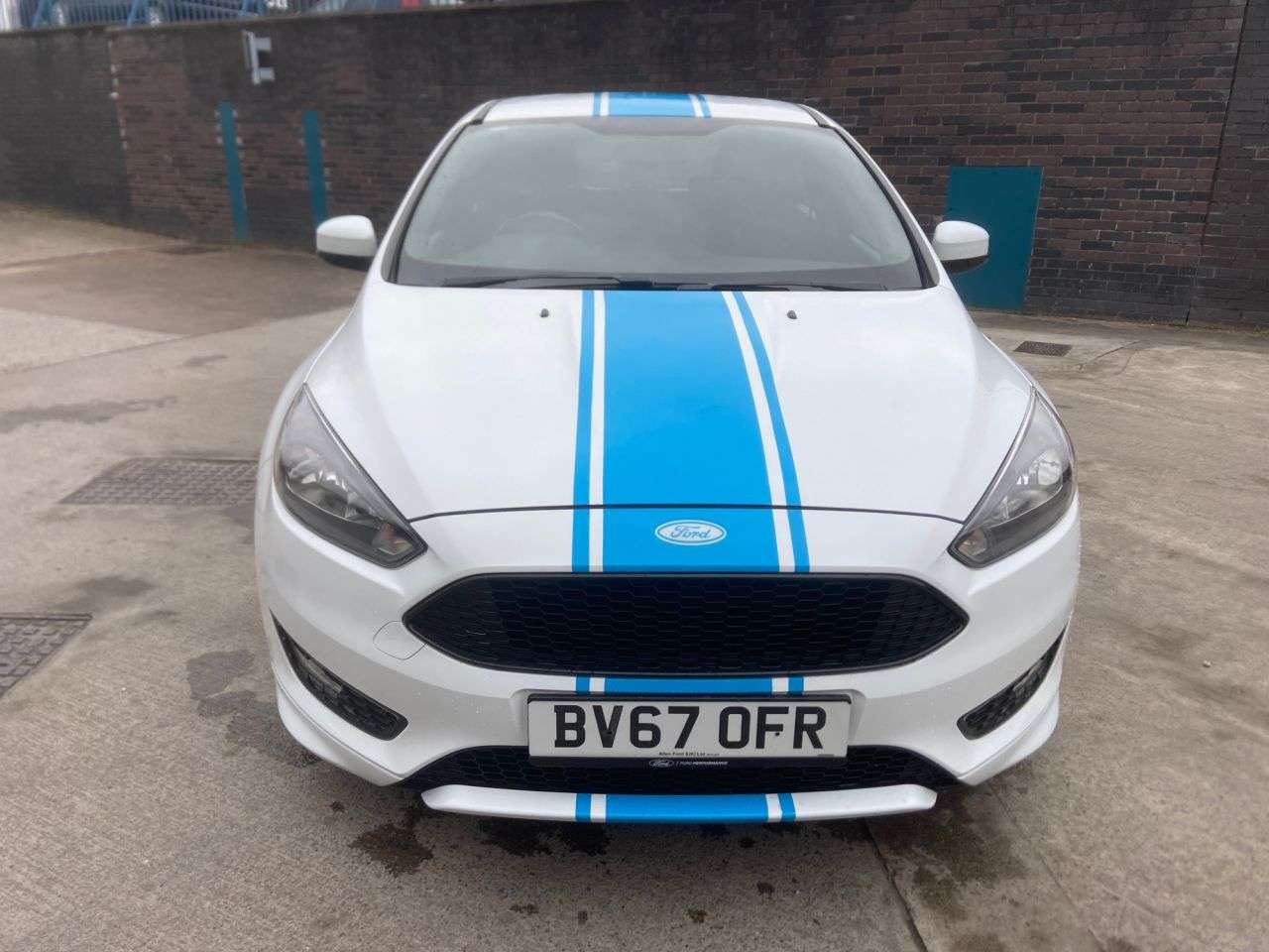 A 2017 FORD FOCUS 1.0T EcoBoost ST-Line Hatchback 5dr Petrol Manual Euro 6 (s/s) (140 ps) A 2017 FORD FOCUS 1.0T EcoBoost ST-Line Hatchback 5dr Petrol Manual Euro 6 (s/s) (140 ps)