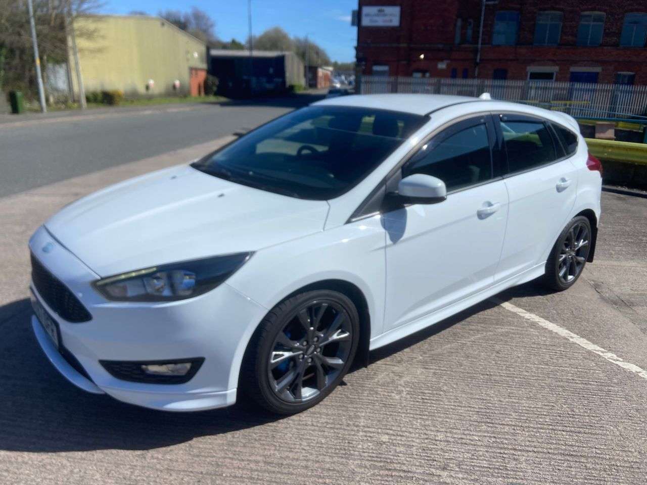 A 2017 FORD FOCUS 1.0T EcoBoost ST-Line Hatchback 5dr Petrol Manual Euro 6 (s/s) (140 ps) A 2017 FORD FOCUS 1.0T EcoBoost ST-Line Hatchback 5dr Petrol Manual Euro 6 (s/s) (140 ps)