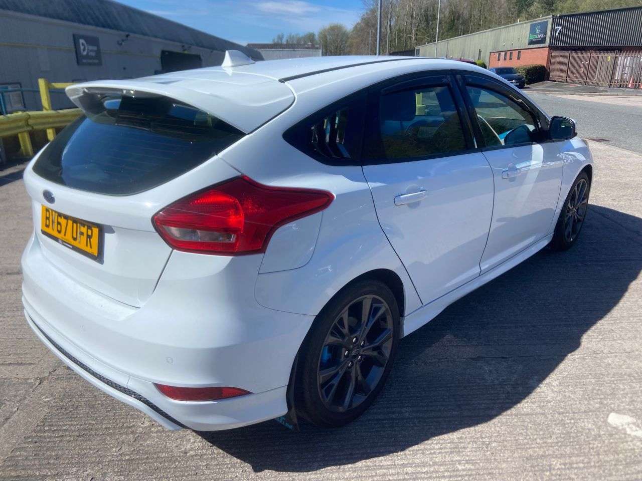 A 2017 FORD FOCUS 1.0T EcoBoost ST-Line Hatchback 5dr Petrol Manual Euro 6 (s/s) (140 ps) A 2017 FORD FOCUS 1.0T EcoBoost ST-Line Hatchback 5dr Petrol Manual Euro 6 (s/s) (140 ps)
