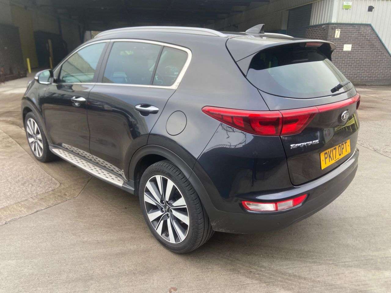 A 2017 KIA SPORTAGE 1.7 CRDi 3 SUV 5dr Diesel Manual Euro 6 (s/s) (114 bhp) A 2017 KIA SPORTAGE 1.7 CRDi 3 SUV 5dr Diesel Manual Euro 6 (s/s) (114 bhp)