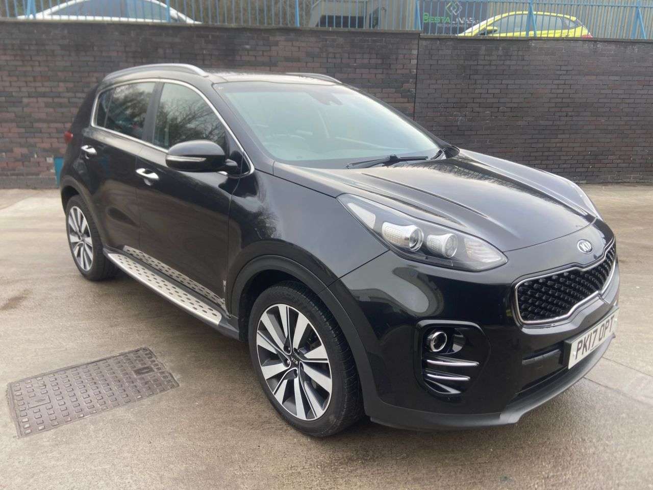 A 2017 KIA SPORTAGE 1.7 CRDi 3 SUV 5dr Diesel Manual Euro 6 (s/s) (114 bhp) A 2017 KIA SPORTAGE 1.7 CRDi 3 SUV 5dr Diesel Manual Euro 6 (s/s) (114 bhp)