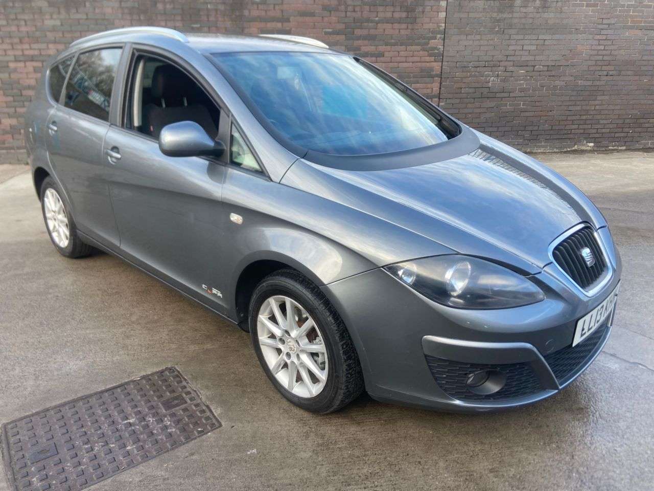 A 2013 SEAT ALTEA XL 1.6 TDI CR SE Copa MPV 5dr Diesel DSG Euro 5 (105 ps) A 2013 SEAT ALTEA XL 1.6 TDI CR SE Copa MPV 5dr Diesel DSG Euro 5 (105 ps)