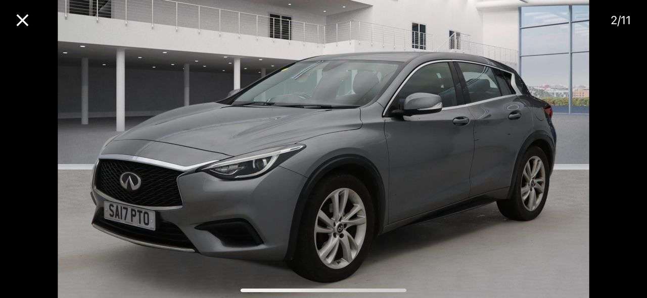 A 2017 INFINITI Q30 SE A 2017 INFINITI Q30 SE