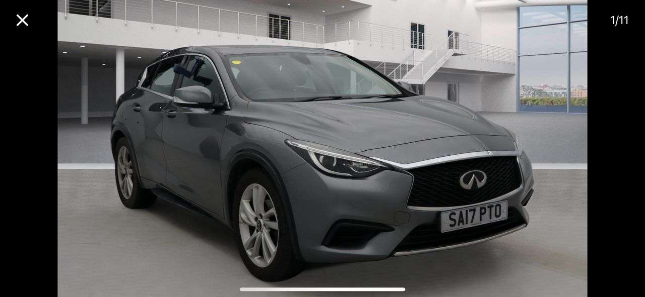 A 2017 INFINITI Q30 SE A 2017 INFINITI Q30 SE