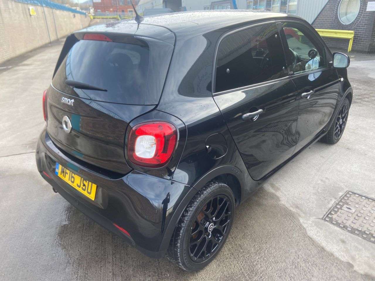 A 2016 SMART FORFOUR 1.0 Edition Black Hatchback 5dr Petrol Twinamic Euro 6 (s/s) (71 ps) A 2016 SMART FORFOUR 1.0 Edition Black Hatchback 5dr Petrol Twinamic Euro 6 (s/s) (71 ps)
