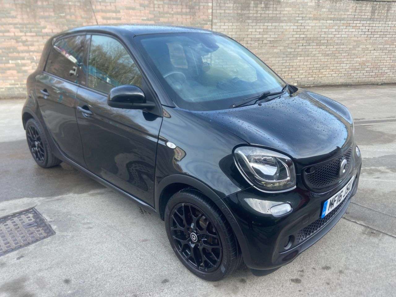 A 2016 SMART FORFOUR 1.0 Edition Black Hatchback 5dr Petrol Twinamic Euro 6 (s/s) (71 ps) A 2016 SMART FORFOUR 1.0 Edition Black Hatchback 5dr Petrol Twinamic Euro 6 (s/s) (71 ps)