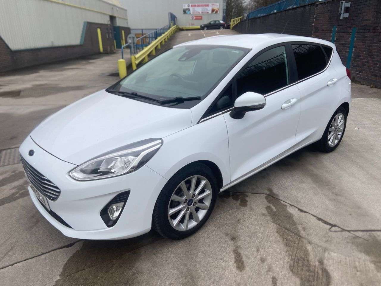 A 2017 FORD FIESTA 1.0T EcoBoost Titanium Hatchback 5dr Petrol Auto Euro 6 (s/s) (100 ps) A 2017 FORD FIESTA 1.0T EcoBoost Titanium Hatchback 5dr Petrol Auto Euro 6 (s/s) (100 ps)