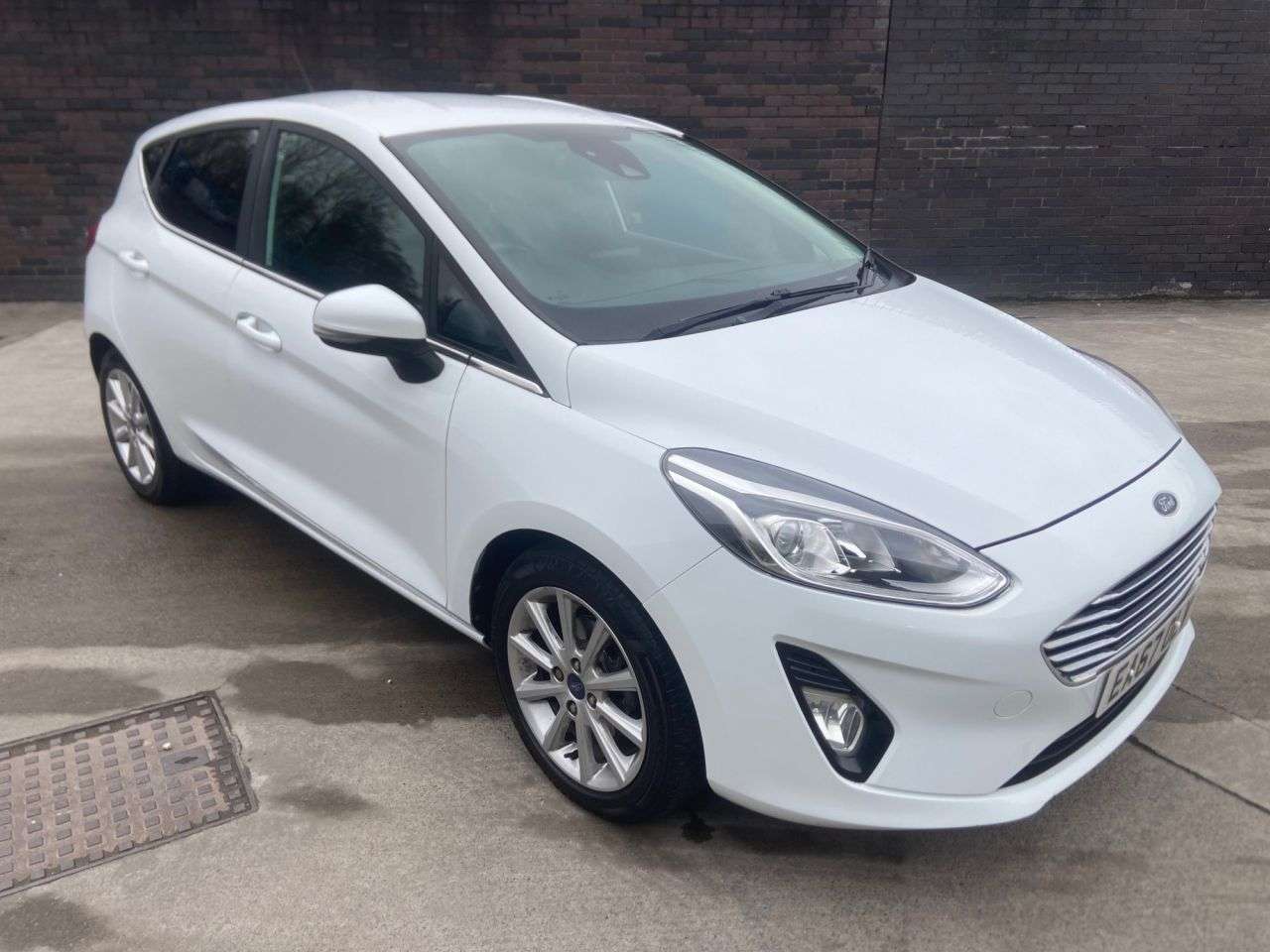A 2017 FORD FIESTA 1.0T EcoBoost Titanium Hatchback 5dr Petrol Auto Euro 6 (s/s) (100 ps) A 2017 FORD FIESTA 1.0T EcoBoost Titanium Hatchback 5dr Petrol Auto Euro 6 (s/s) (100 ps)
