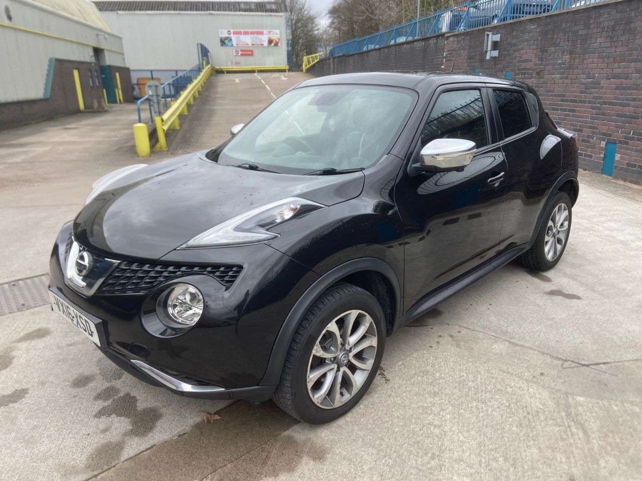 A 2016 NISSAN JUKE 1.5 dCi Tekna SUV 5dr Diesel Manual Euro 6 (s/s) (110 ps) A 2016 NISSAN JUKE 1.5 dCi Tekna SUV 5dr Diesel Manual Euro 6 (s/s) (110 ps)