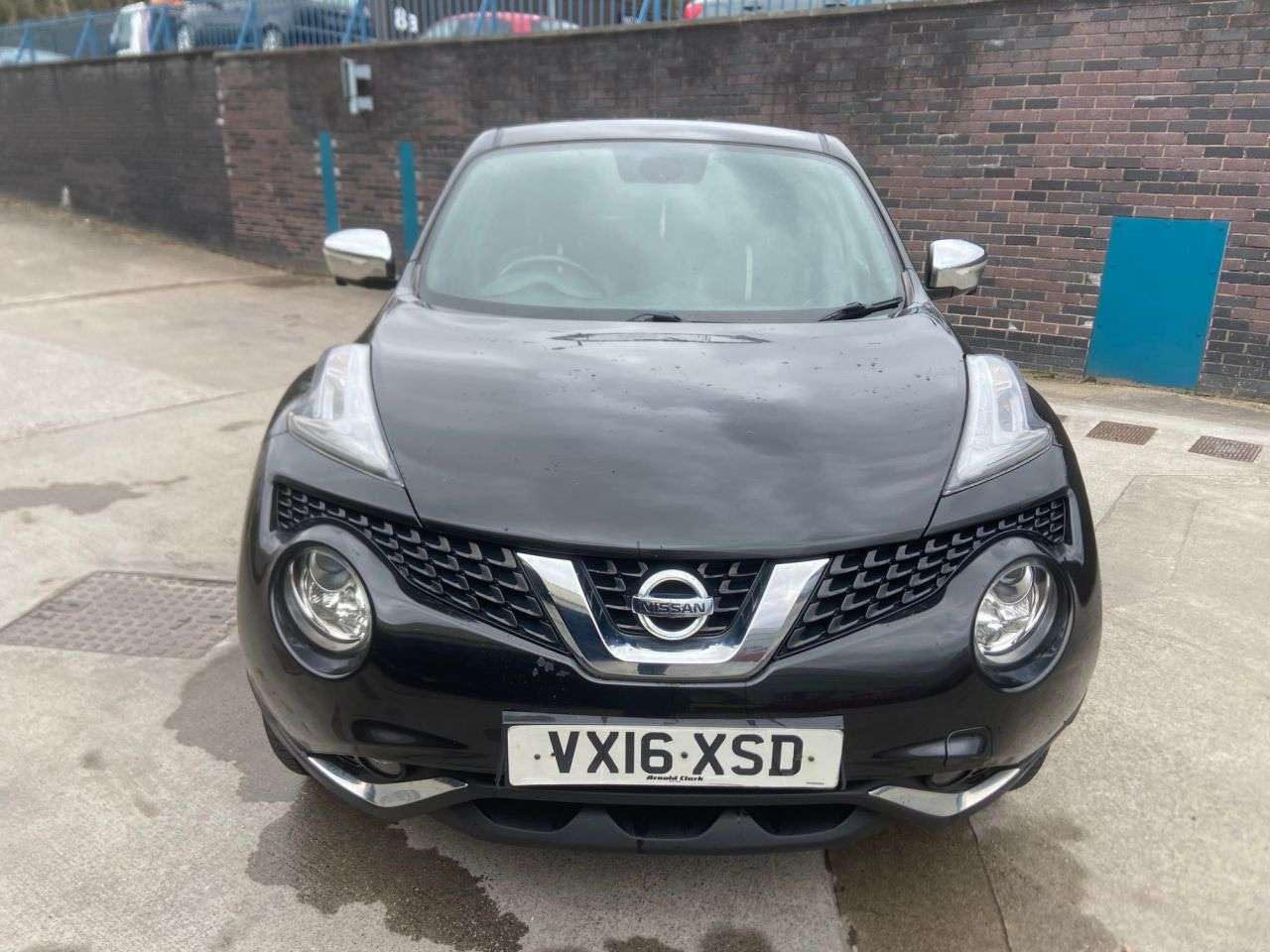 A 2016 NISSAN JUKE 1.5 dCi Tekna SUV 5dr Diesel Manual Euro 6 (s/s) (110 ps) A 2016 NISSAN JUKE 1.5 dCi Tekna SUV 5dr Diesel Manual Euro 6 (s/s) (110 ps)