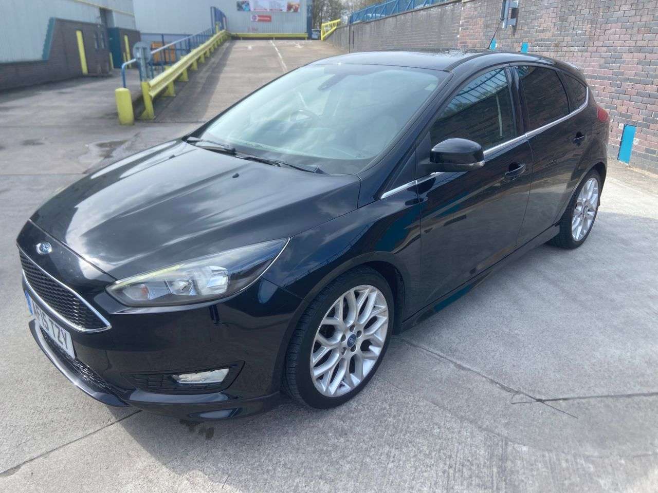 A 2015 FORD FOCUS 1.5T EcoBoost Zetec S Hatchback 5dr Petrol Manual Euro 6 (s/s) (150 ps) A 2015 FORD FOCUS 1.5T EcoBoost Zetec S Hatchback 5dr Petrol Manual Euro 6 (s/s) (150 ps)